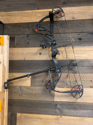Used - Bowtech - Carbon Knight - Left Handed