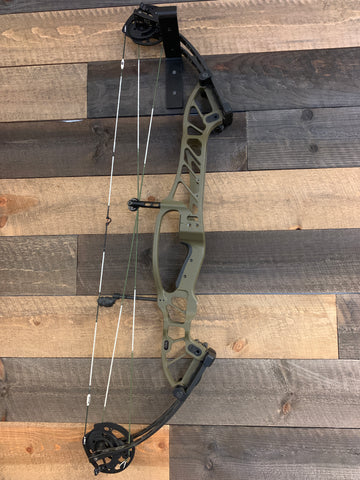 Used - Hoyt Stratos 36